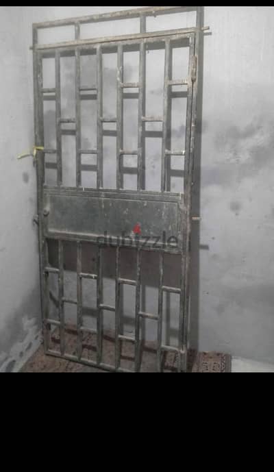 باب حديد تقيل جدا مقاس عرض99 فى212 طول