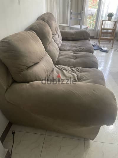 Ultra-Comfortable, Plush American 3-Seater Sofa – Excellent Condition
