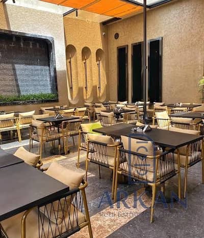 Moمحل تجاري يصلح كافيه او مطعم 31متر واجهه علي الشارع بجوار نادي الشرطه حدائق اكتوبر بمقدم 580 الف وأقساط علي 5 سنين بدون فوائد
