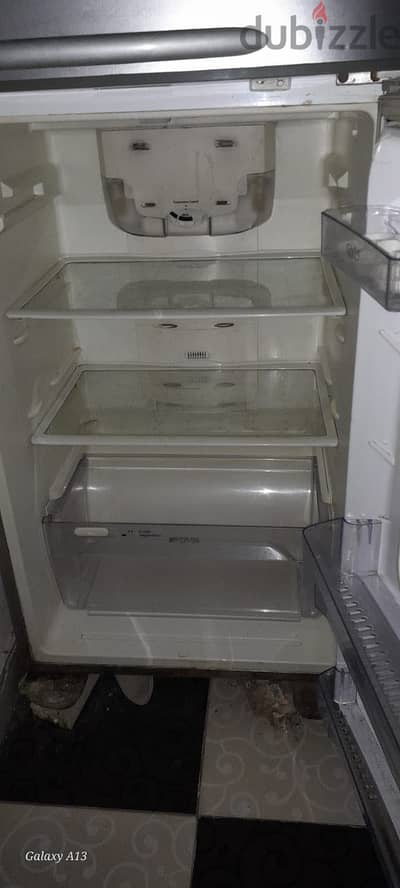 ثلاجه ايديال زانوسي 340ليتر no frost