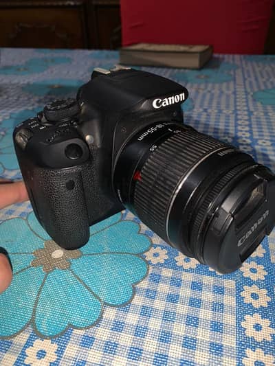 Canon 700D للبيع