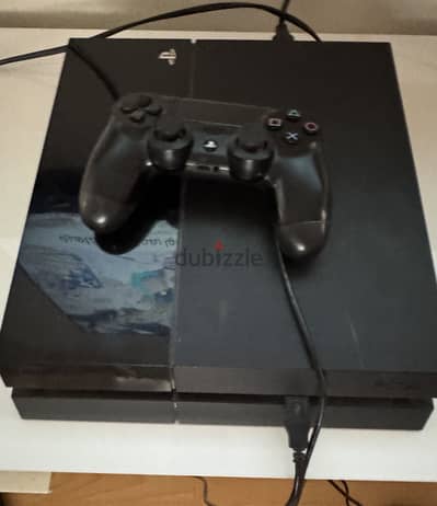 Play station 4 Standard Used - Very good condition بلاي ستيشن ٤