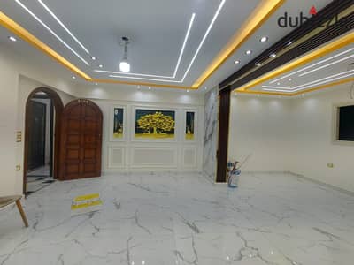 ١٨٠م قانون كامب شيزار ٣ غرف وريسبشن ٤ ق ببرج جديد