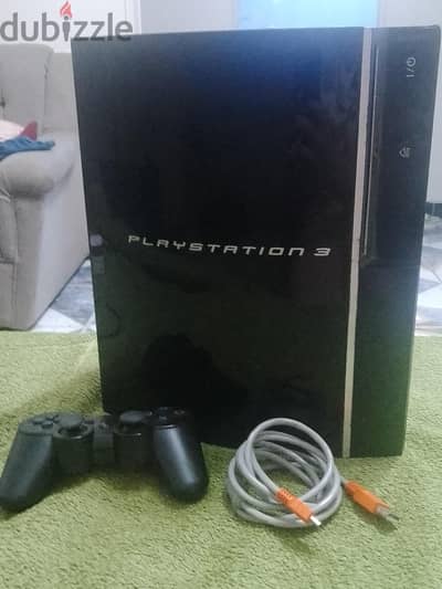 للبيع جهاز PLAYSTATION 3 FAT لقطع الغيار مع دراع اصلي و كبل HDMI