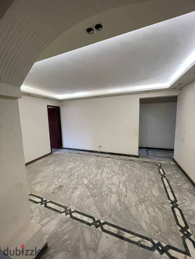 Office for rent at Al Siraj Towers, licensed administrative 400m high lux