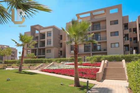 شقة بروف استلام فوري للبيع متشطبة بالكامل بالتكييفات في الجولدن سكوير في التجمع الخامس بالتقسيط
