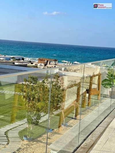 شاليه متشطب بالفرش والتكيفات والأجهزة - استلام فوري باطلاله مباشره علي ابراج العلمين بجوار Rixos Alamin الساحل الشمالي مارينا , Mercon