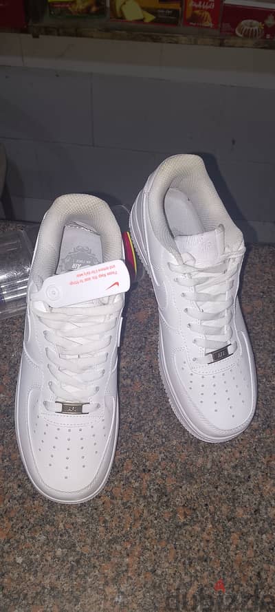 كوتشي air forsميرور للبيع