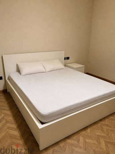 IKEA MALM Bed 180x200 + 2 Storage Drawers + 2 Mattresses