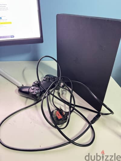 للبيع بلاي ستيشن ٤ سليم - Playstation 4 Slim 1 TB