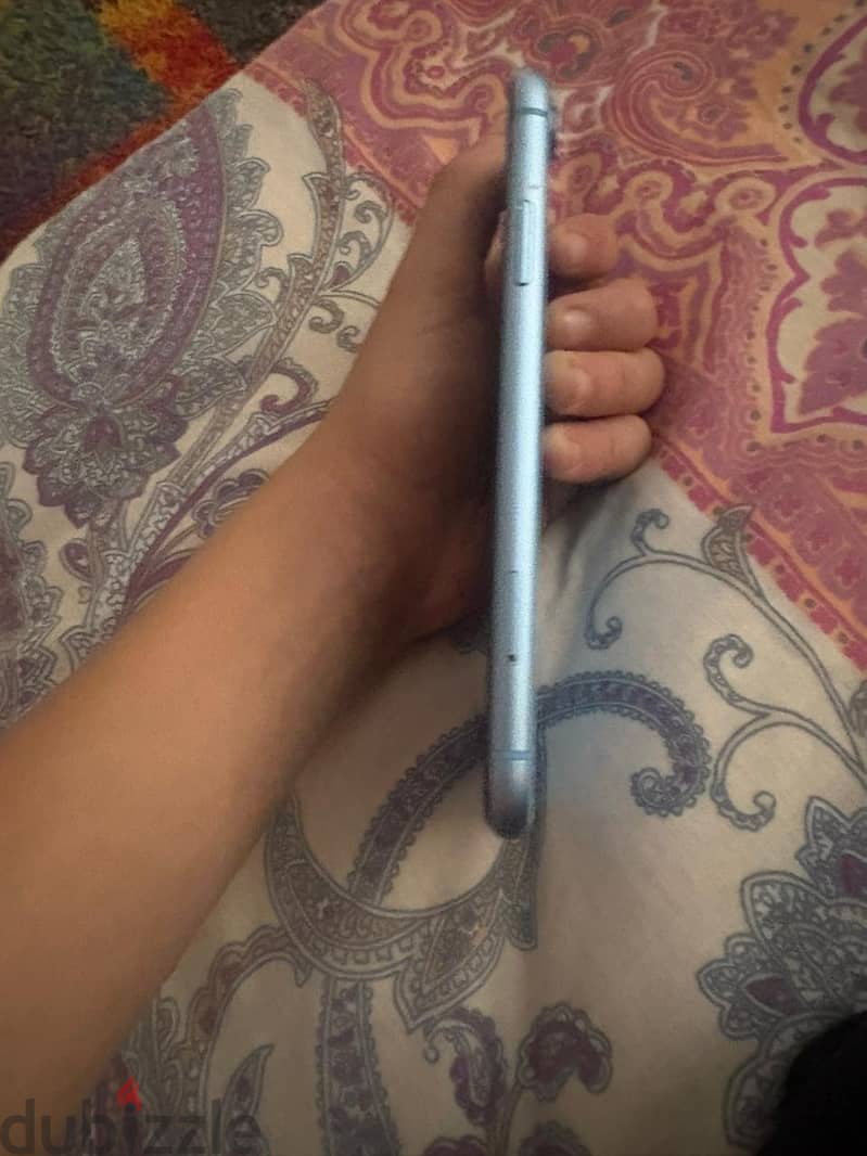 Apple - iPhone XR 1