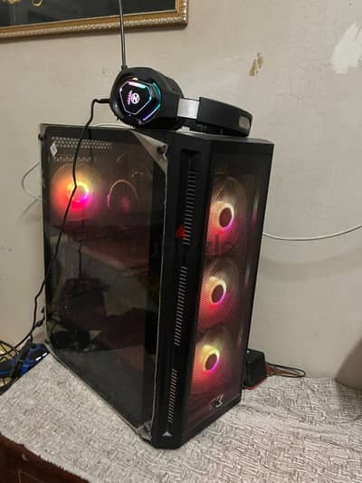 Pc للبيع
