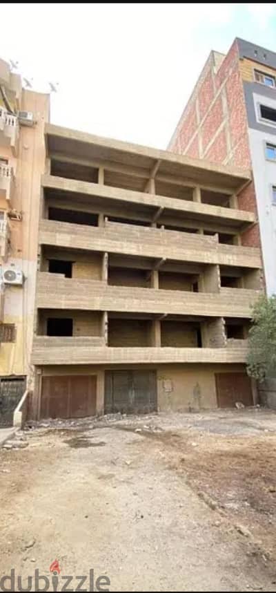 عمارة سكنية بالمقطم الحي ٤ خلف الجامعة الحديثة
