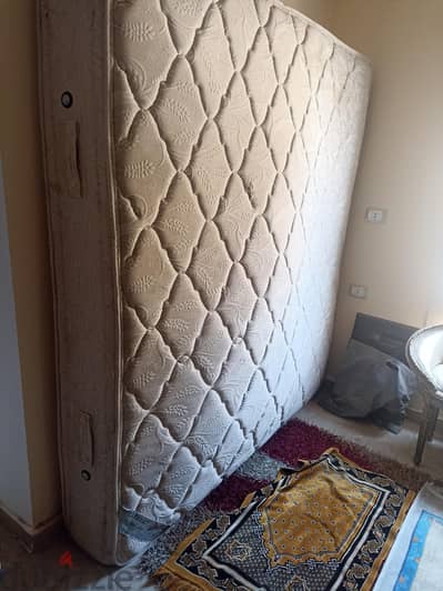 مرتبه يانسن كتراكت بحاله ممتازه 180×200 ارتفاع 30 سم