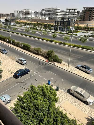 للايجار المفروش بمدينتي ف الb6 بجوار الخدمات مباشر موقع ممتاز