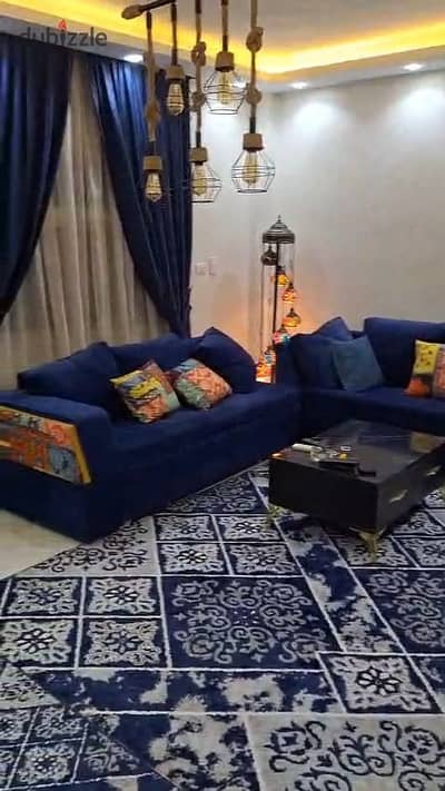 شقه للايجار مفروش في كومباوند الحي الايطالي حدايق اكتوبر