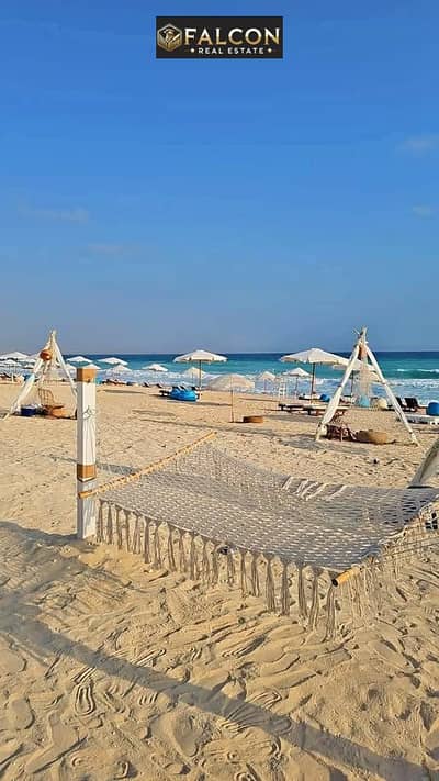 شاليه فاخر fully finished - sea view فى قريه رمله Ramla بجوار قريه جيفيرا وسيزر سوديك فى قلب راس الحكمه الساحل الشمالى بالتقسيط على 8 سنين بأقل مقدم
