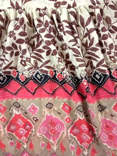 بلوزة (جديدة) ماركة سبلاش أصلية مقاس كبير ٢٤ عملية ومريحة في الصيف