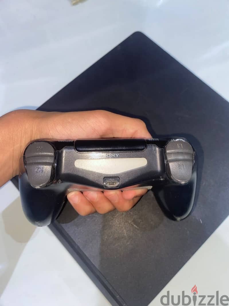 PS4 controller used Hall effect analog 1