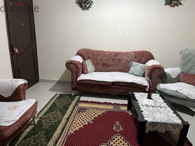 ان تريه 2 كورسي  2  كنبة ترابيزة