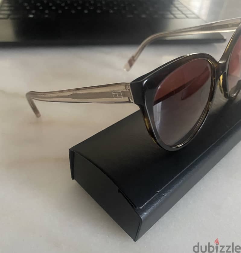 Tommy Helfiger sunglasses 3