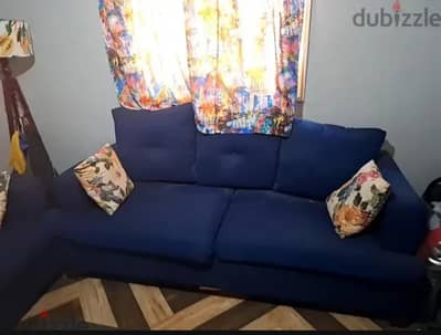كنبه ثلاثيه وكنبه تنائيه بحالة جيدة جداا