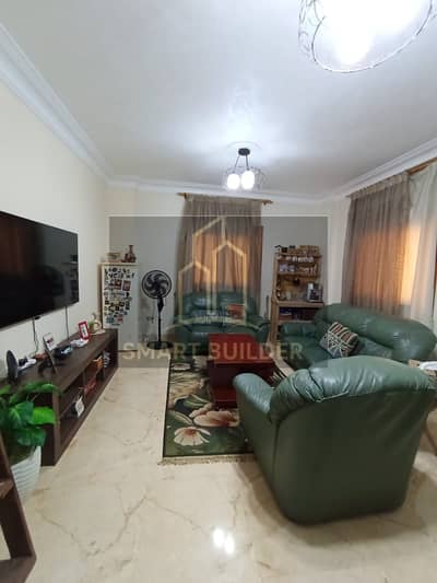 Best price for a residential apartment for sale in Al-Banafsaj, first settlement buildings, super lux finishing, first floor, elevator, sea view, distinguished location, registered with the authority, fully serviced.