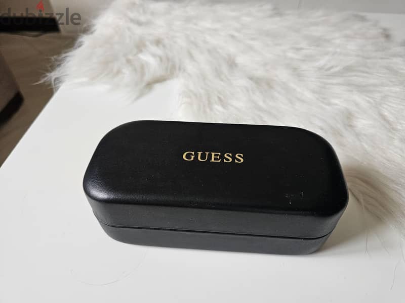 Guess sunglasses 13