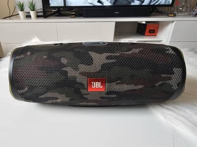 JBL charge 4