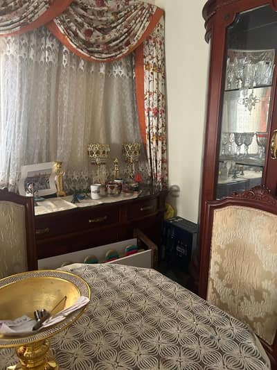 Dining room in good condition
