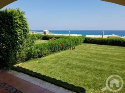 Ground floor chalet with garden for sale with a 10% down payment and installments over 7 years in La Vista Bay East Village