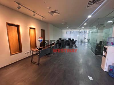 Office for rent in The Lane Palm Hills at a bargain price مكتب للايجار بسعر جذاب في ذا لين بالم هيلز