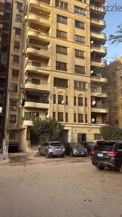 مدينه نصر القاهره المنطقه الثامنه بجوار السراج مول