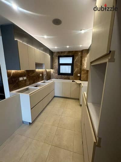 Apartment 188m² Prime Location - Hotel Finishing for Sale in Installments over 7 Years, in front of Open Air Madinaty, in Al-Jar Compound - Shorouk Ci