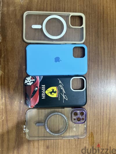 اربع جرابات IPhone 11 Pro ب 200 جنيه بدل 300
