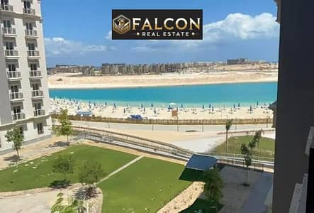 بفيو صف اول على البحر و تشطيب VIP شقه استلام فوري للبيع بمقدم 800 الف و  بجوار مارينا و مراسى بـ الحي اللاتينى Latin Direct
