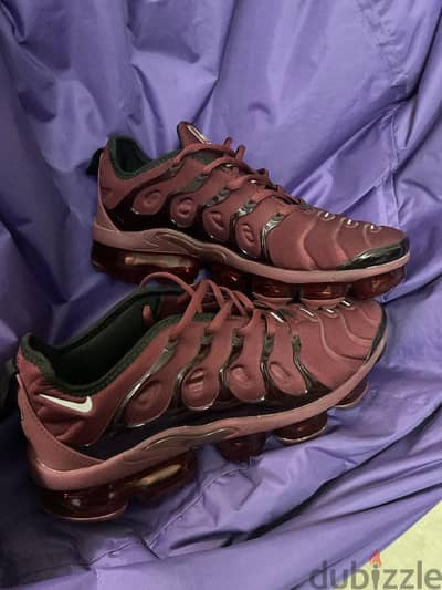 حذاء Nike air vapormax لون نبيتى مقاس ٤٣