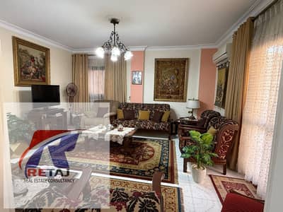 شقة لقطه للبيع – مسجلة شهر عقارى – بالتكييفات – والمطبخ - مساحة 200 متر - فى موقع متميز بالمنطقة السادسة - بمدينة نصر