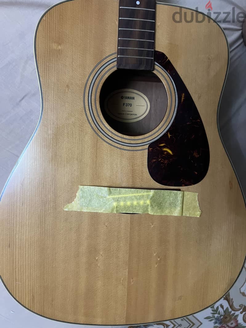Yamaha F370 3