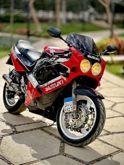 Suzuki GSXR 750