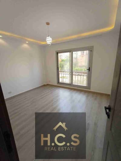Available apartment for sale in Madinaty in B2, total area 107 meters, consisting of two rooms, a bathroom, and a reception, special finishes, immediate delivery, ready for luxurious living, 5 million and 700 thousand cash