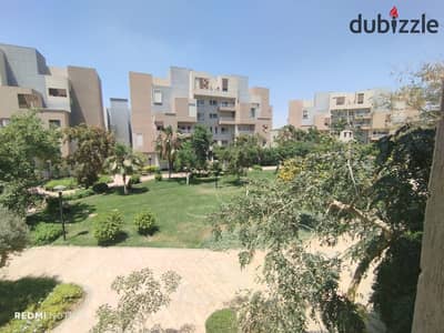 Apartment for rent in Madinaty in Phase B8 with an area of 245m