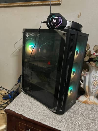 Pc  كمبيوتر للبيع