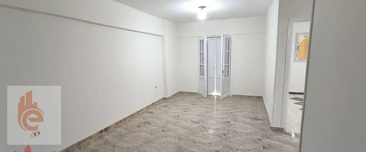 شقـة للإيجــار  بـ كــليــوباترا / تـانى نمرة مـن البحــر 100 م
