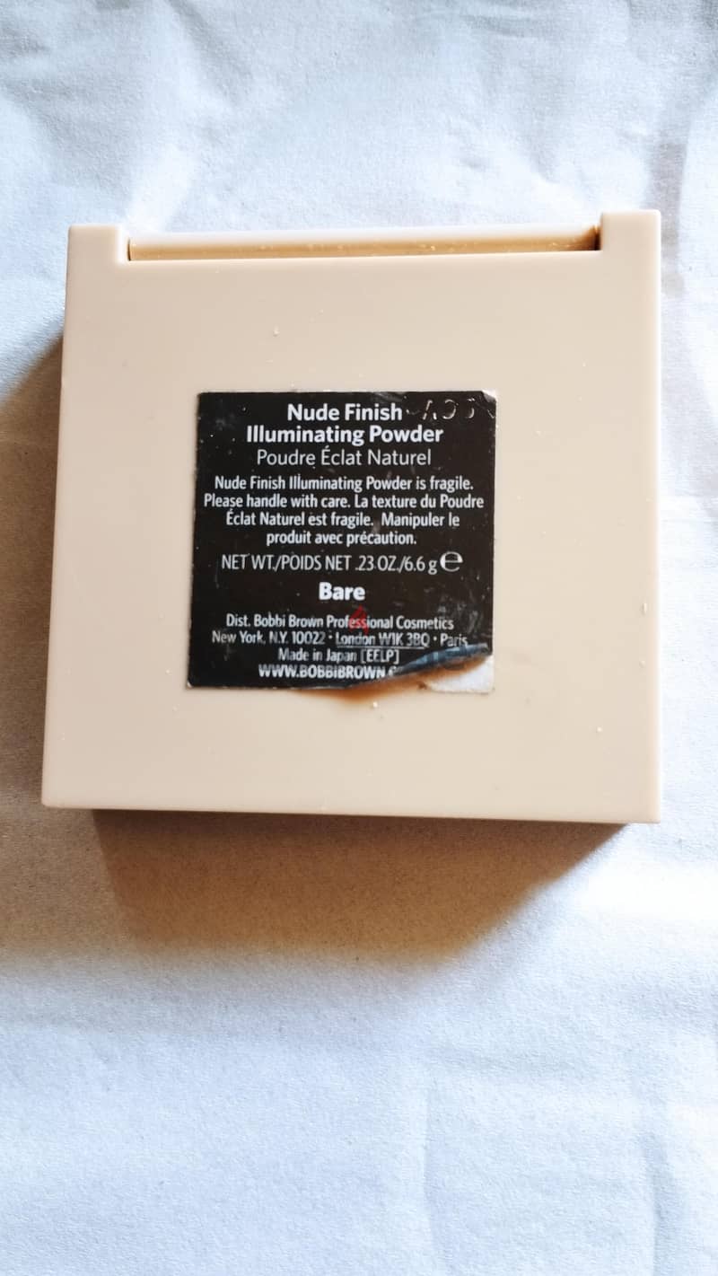 Bobbi Brown Nude Finish Illuminating 1