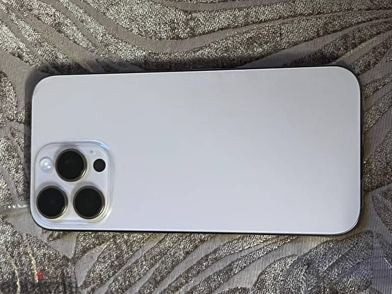 iphone 16 pro max 1