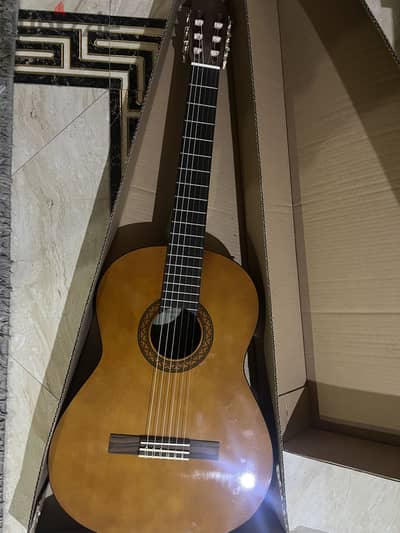 Guitar Yamaha c40 new