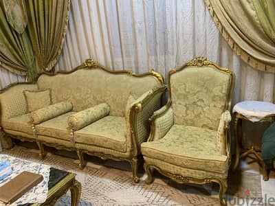 صالون فرنساوي مدهب بحاله جيده جدا و خشب ممتاز