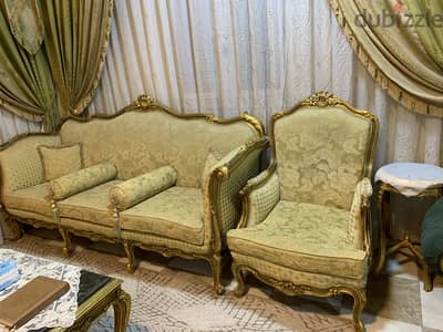 صالون فرنساوي مدهب بحاله جيده جدا و خشب ممتاز