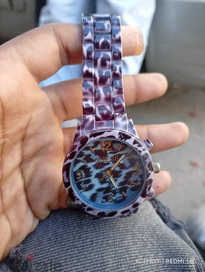 ساعه من مركت GUESS
